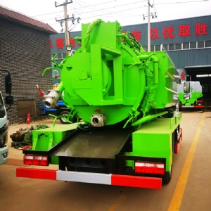 吸污車