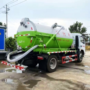 吸污車