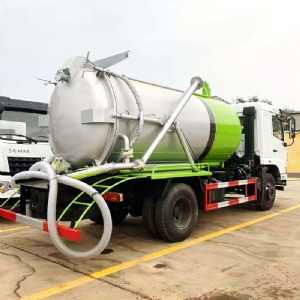 吸污車