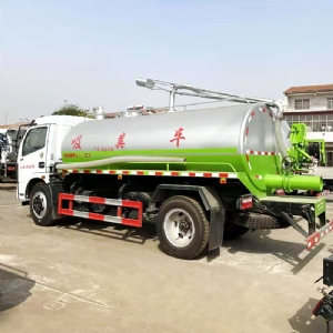8方吸糞車