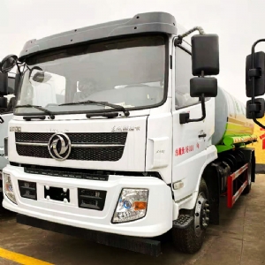 12方灑水車